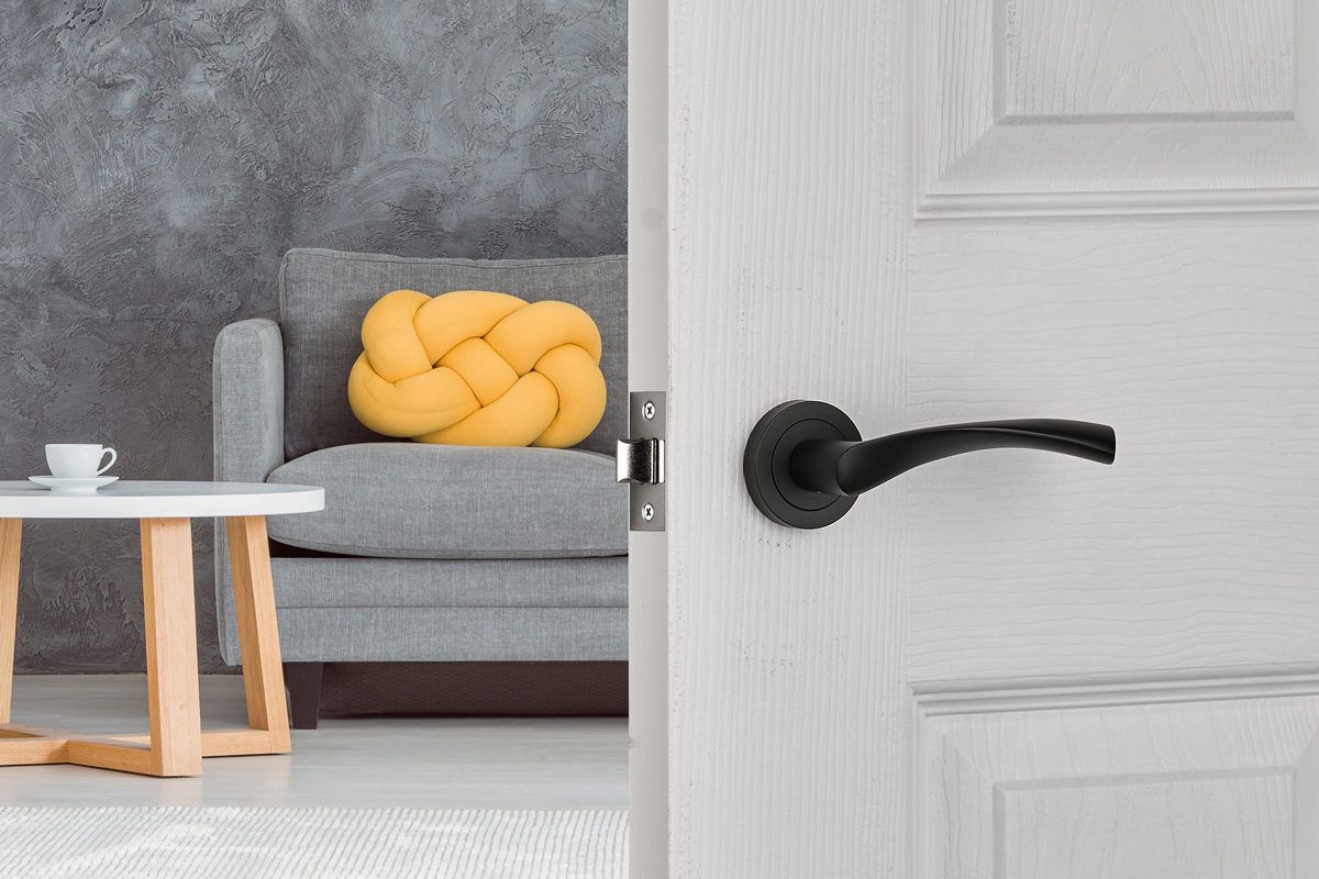 Round handles - Marvel Lever on Rose Matt Black