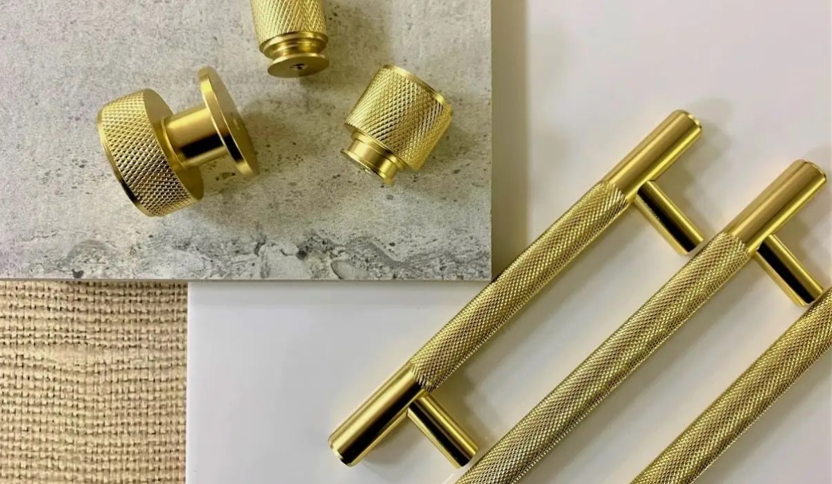 Kensington range in brass