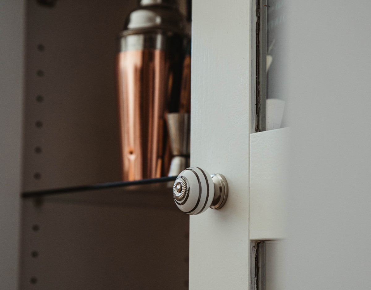 Ceramic cupboard handles