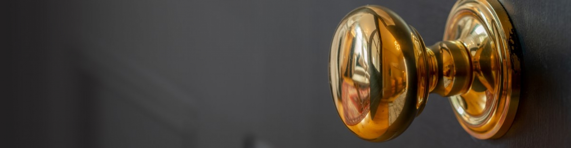 Should Door Knobs and Door Handles Match Throughout the House?