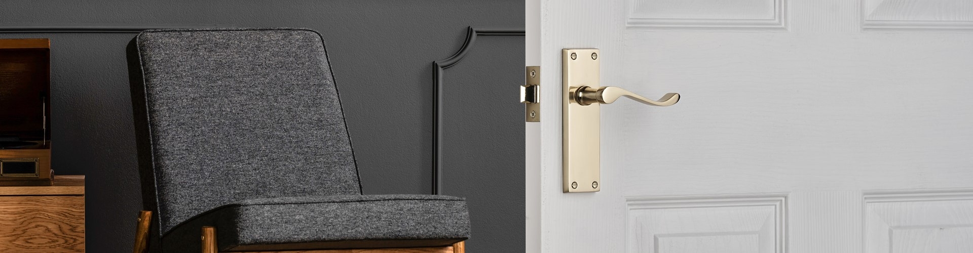 What is a Latch Door Handle?
