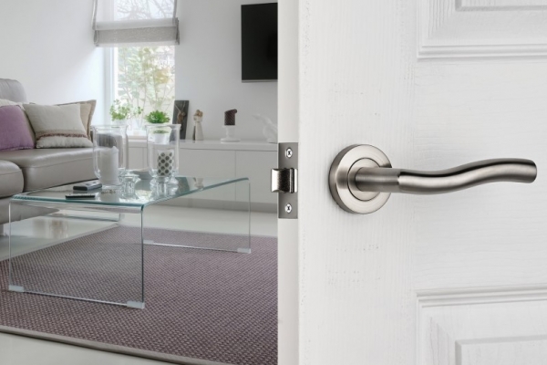 What is a Latch Door Handle?